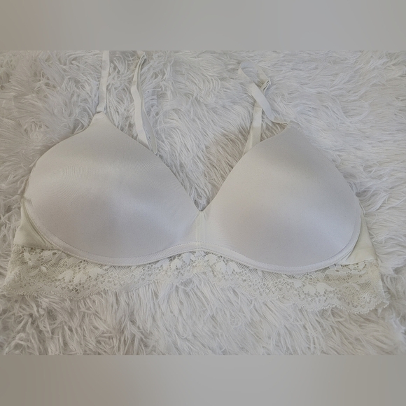 Maidenform Pure Comfort White Lace Bralette - Picture 7 of 13